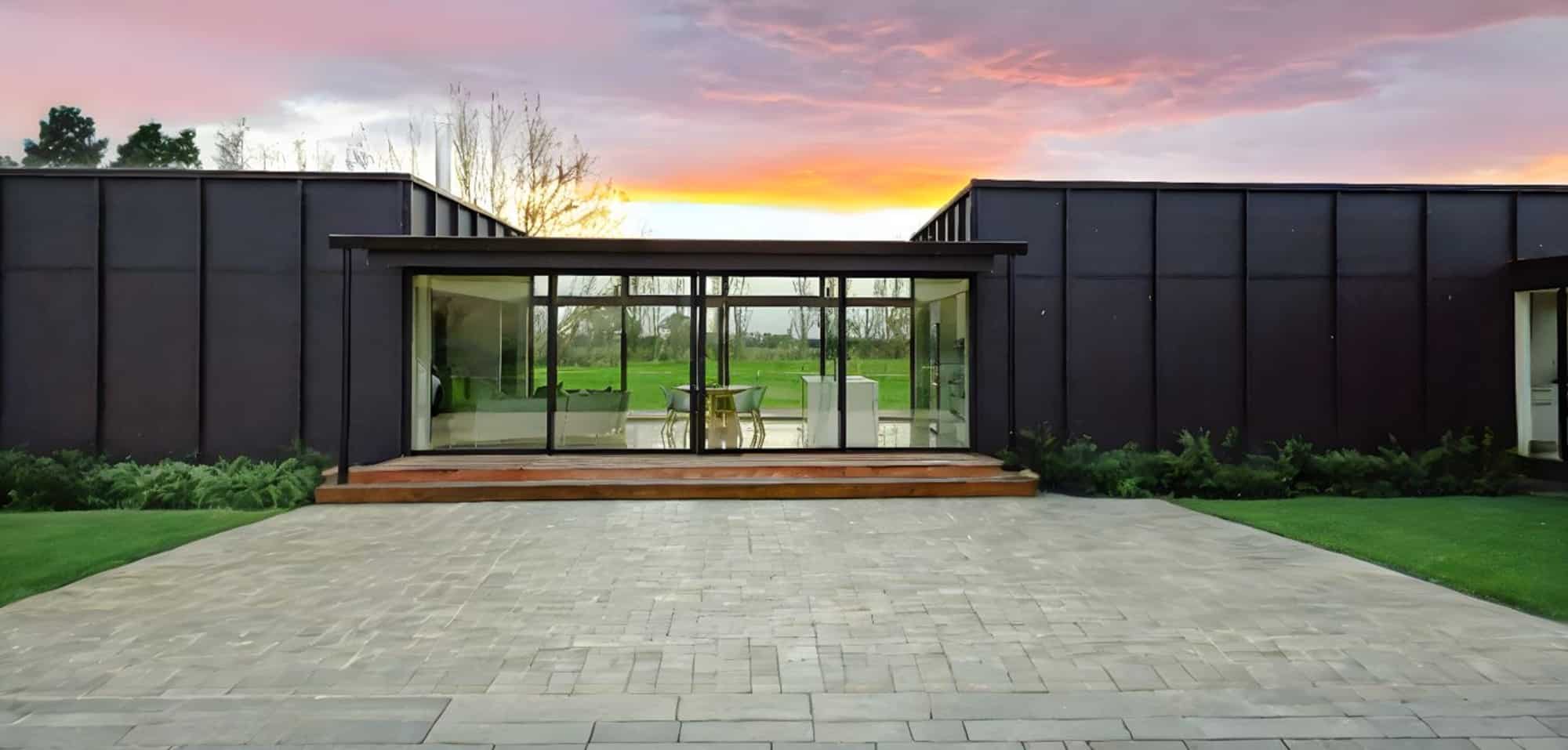 Mutiny Rd 10 2000x957